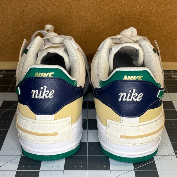 Nike Af1 shadow brand new
White/Malachite/Sesame/Midnight Navy
NWOT - Picture 10 of 13